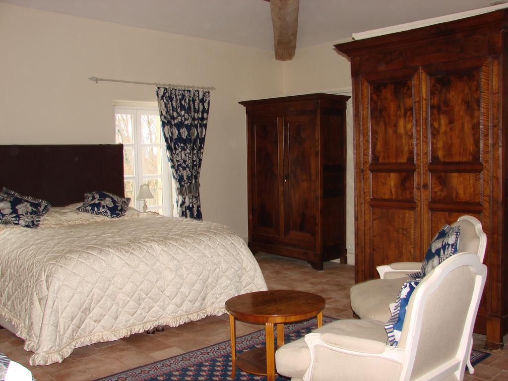 B&B Tour De Saint Anne Azille Habitación foto