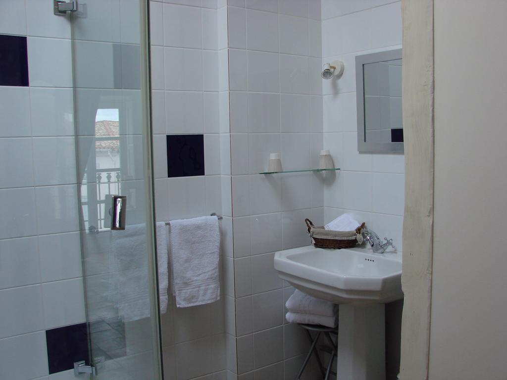 B&B Tour De Saint Anne Azille Habitación foto